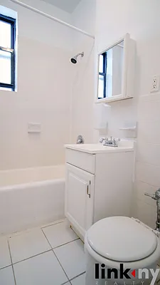 Rented by Link NY Realty | media 16