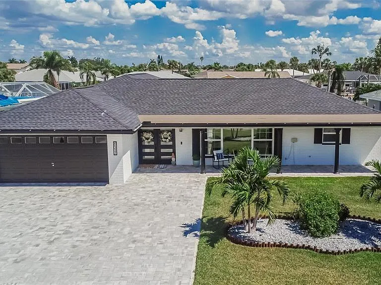 6337 Cocoa Ln — Photo 2