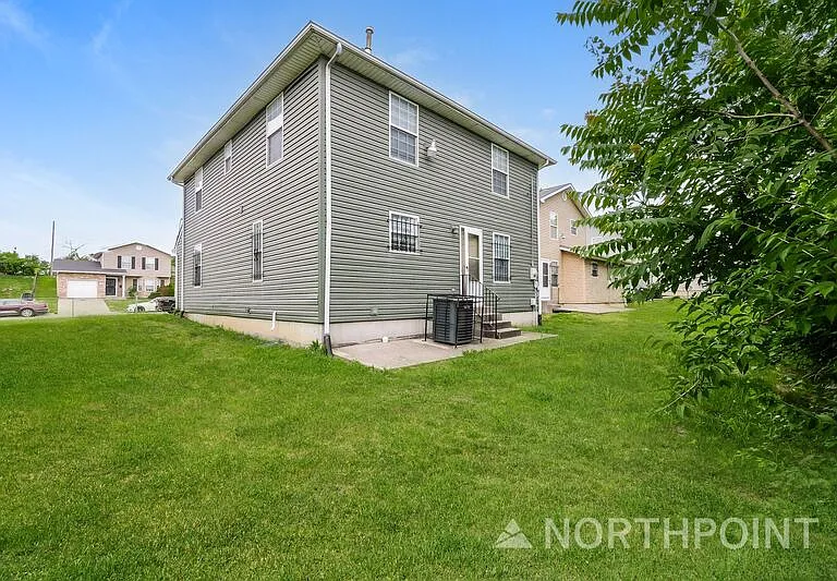 4211 Woodland Ave — Photo 15