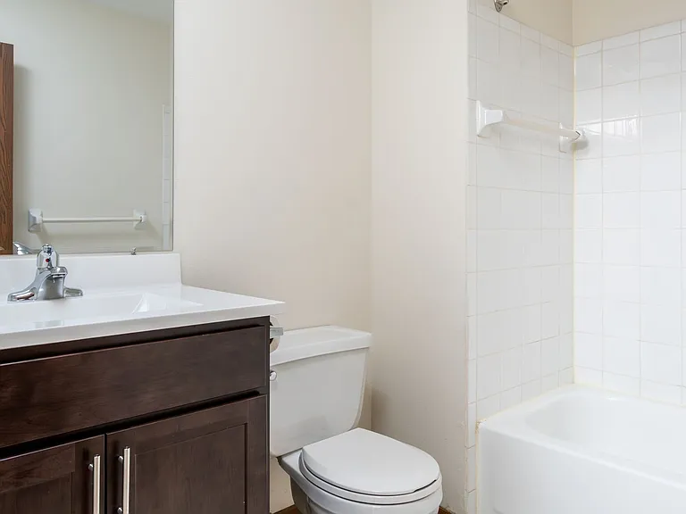 Woodcrest Townhomes — Photo 7