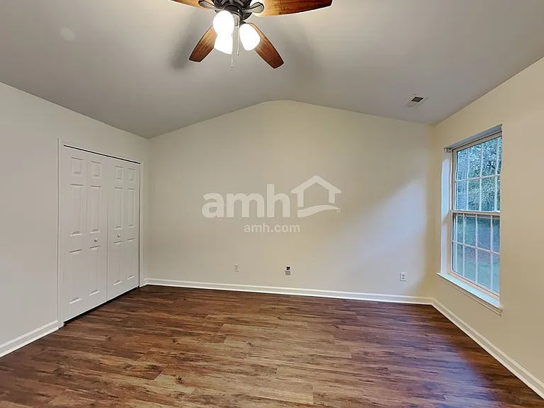 1421 Juniper Hills Ln — Photo 9