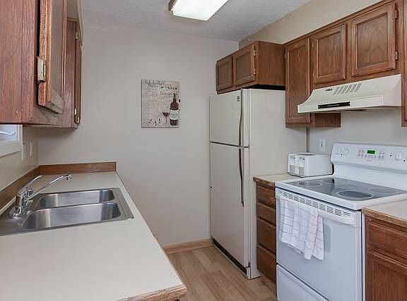 4th image of 5000 Dartmouth Dr APT 28