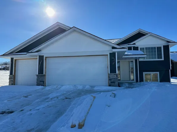 1106 Tikalsky St SE, New Prague, MN 56071
