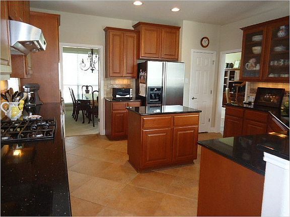 3rd image of 2718 Gholson Dr