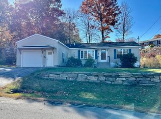 58 Freedom Hill Rd, Hampstead, NH 03841