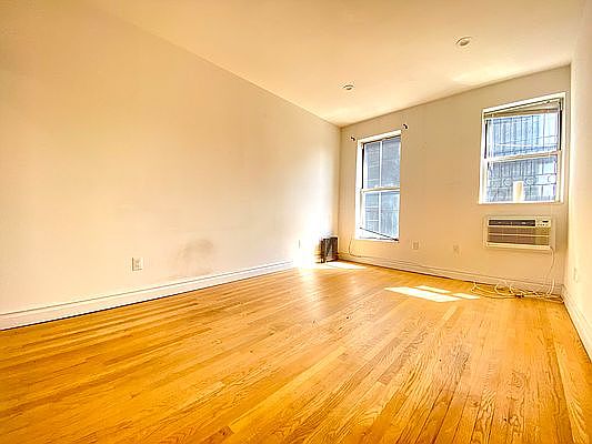4th image of 574 Atlantic Ave APT 4