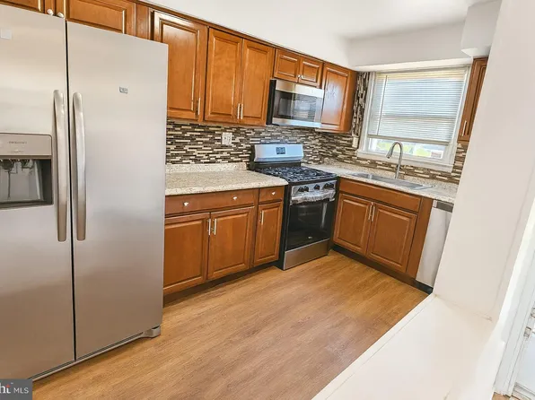 30 La Clede Dr, Burlington, NJ 08016