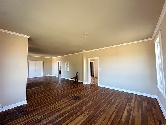 5th image of 1406 E Main St