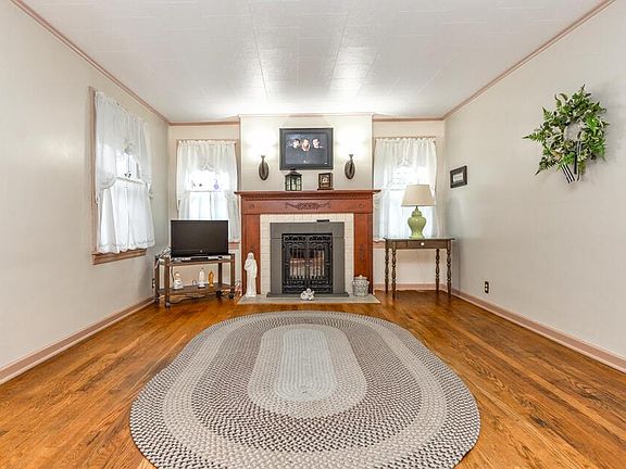5th image of 815 Franklin Ave
