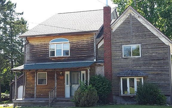 2nd image of 126 Woodlawn St