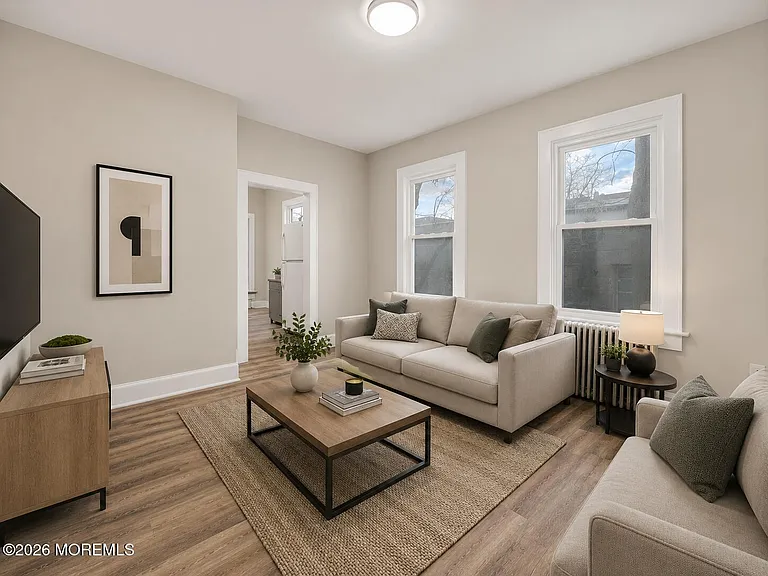 81 Holmes St — Photo 4