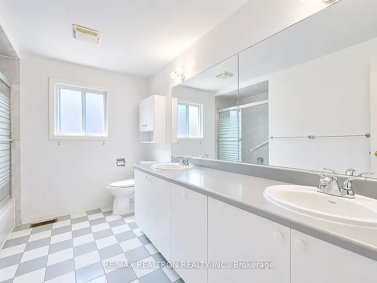 10 Pinewood Dr — Photo 37