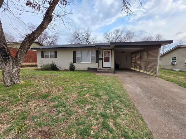 1504 Bristol Dr, Sweetwater, TX 79556