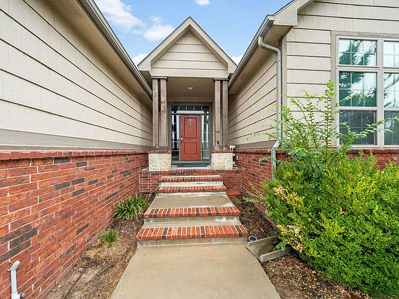 4th image of 1227 Lookout Ct