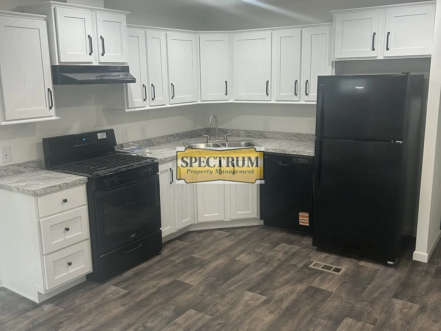 3 bed, $1,650 — Photo 3