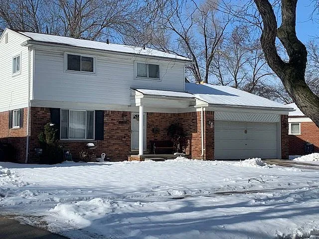 29333 Walker Dr — Photo 1