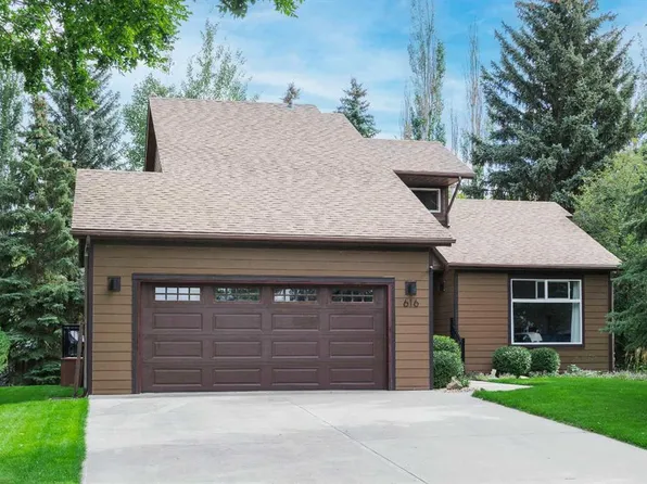 616 SW Memorial Ave, Vulcan, AB T0L 2B0