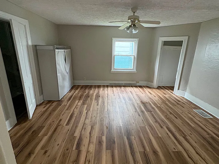1100 Lowell St — Photo 29