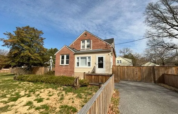 2126 Turkey Point Rd photo 1