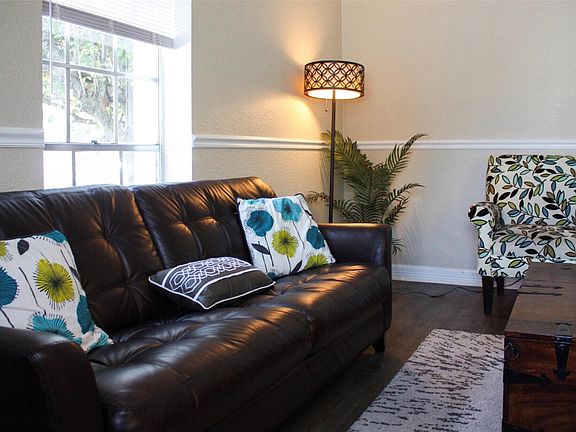 3rd image of 9407 Westheimer Rd #305