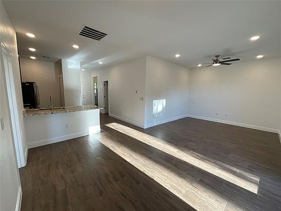 4th image of 1835 S Rio Grande Ave