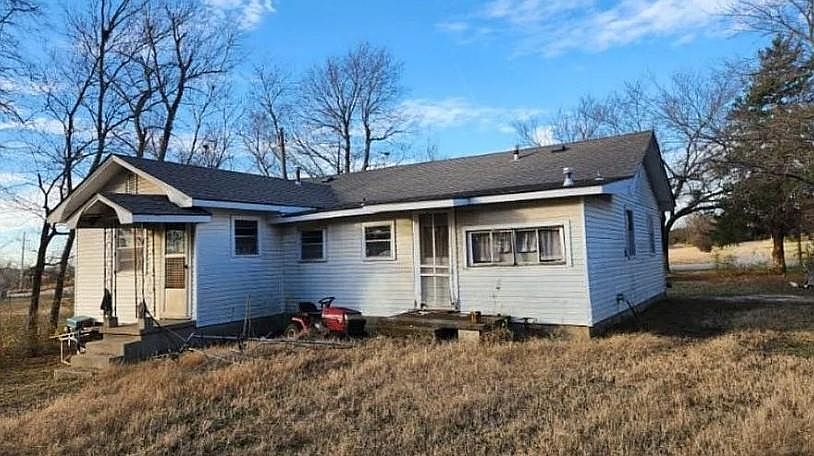 1st image of 315 S Harmony Rd