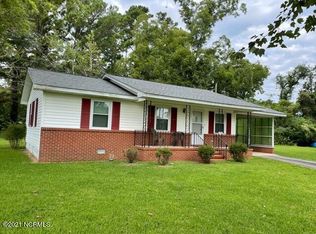 908 Church St, Newport, NC 28570