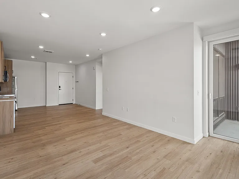Oso Apartments — Photo 95