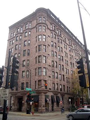 2800 N Pine Grove Ave #G — Photo 1