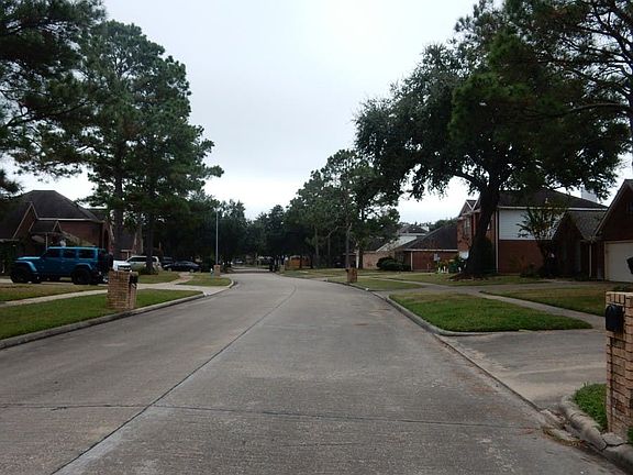 4th image of 2333 Lord Nelson Dr