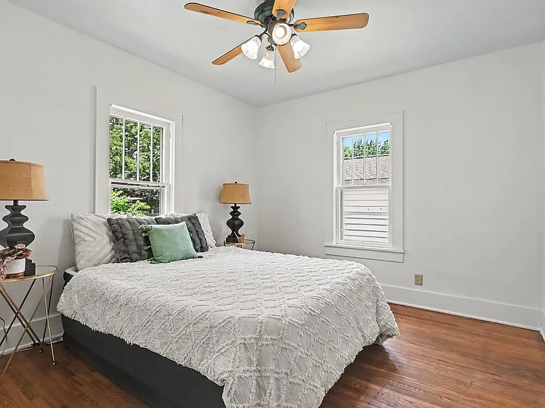919 E Market St — Photo 9