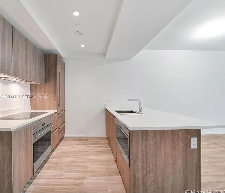 801 Sma Residences Condo — Photo 3