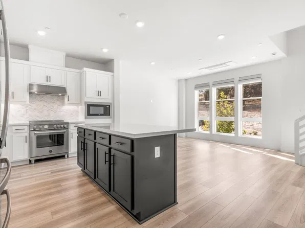 210 Verandah Ave, Novato, CA 94945