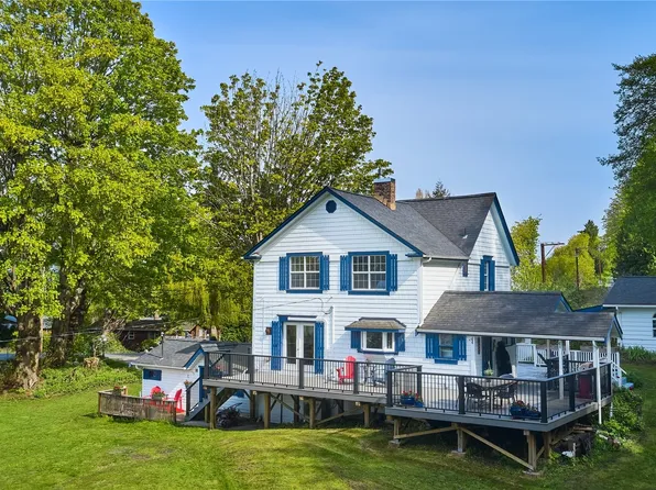 101 Goodman Road, Point Roberts, WA 98281