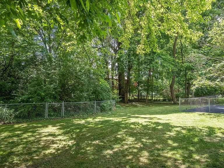 9802 Tamarisk Pkwy — Photo 30