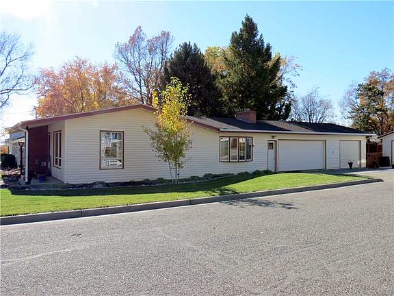3rd image of 2226 Brentwood Ln