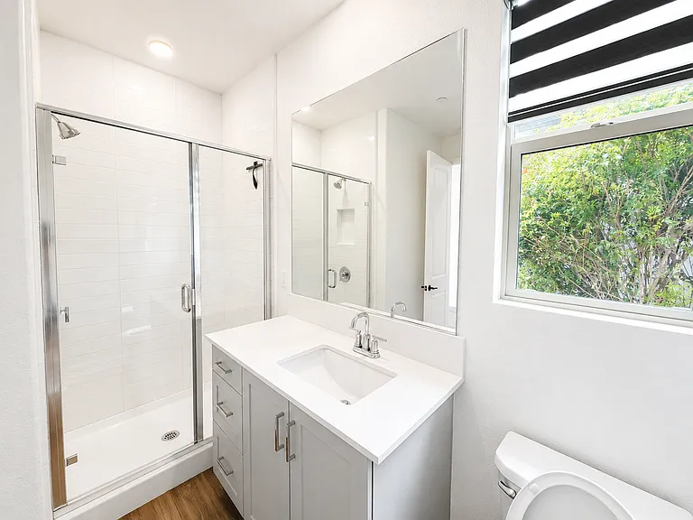 586 Gateway Ln #2 — Photo 6