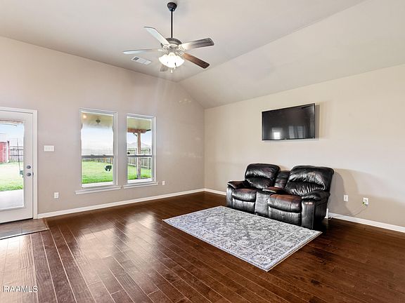 5th image of 230 Broland Dr