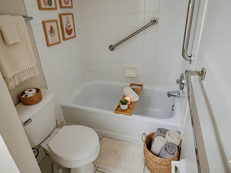 Radcliff 2 Bed Bathroom Radcliff 2 Bed Bathroom