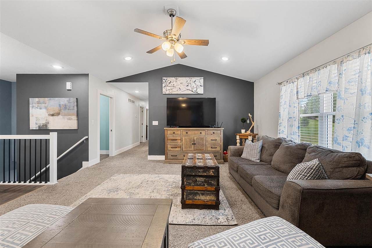 1812 6th Ave N, Wellman, IA 52356 Zillow