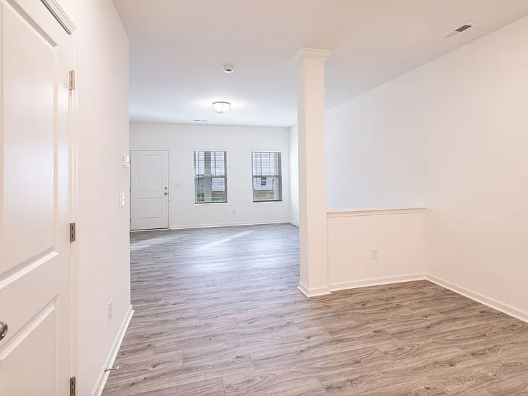 465 Kinnerton Pl — Photo 7