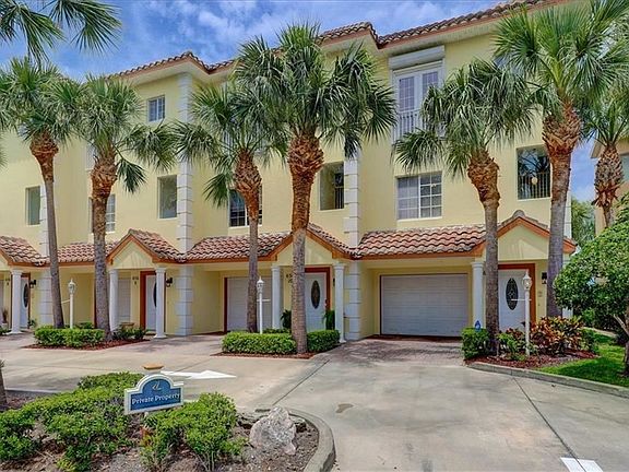 2nd image of 656 Bayway Blvd APT 11