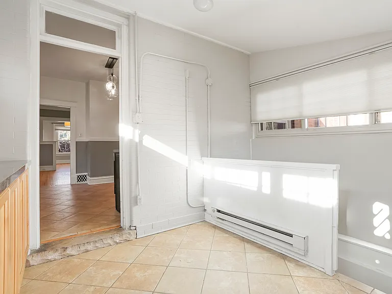 584 N Lafayette St — Photo 16