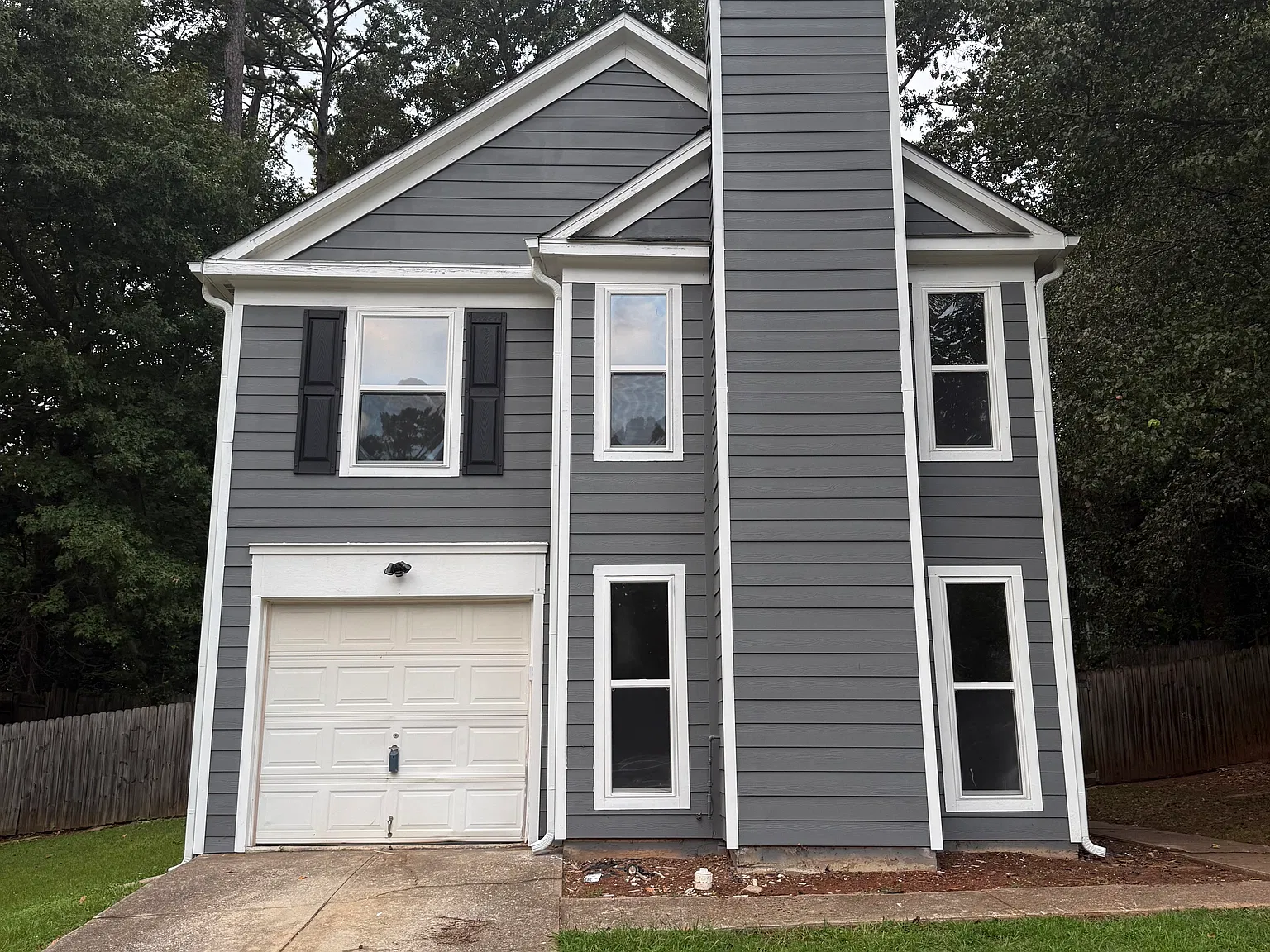 3 bed, 2.5 bath, 1392 sqft, $1,750 — Photo 1