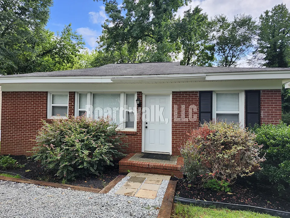 28 Orlando Ave