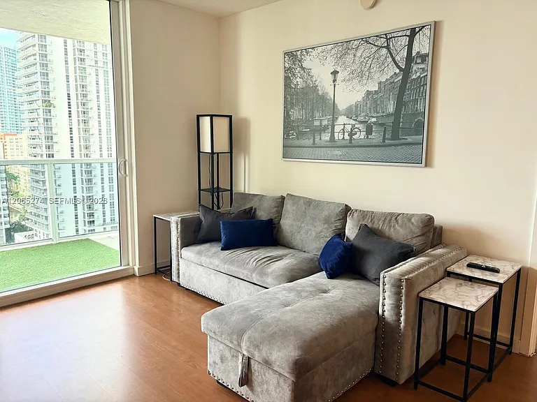 601 NE 23rd St #Penthouse 04 — Photo 5