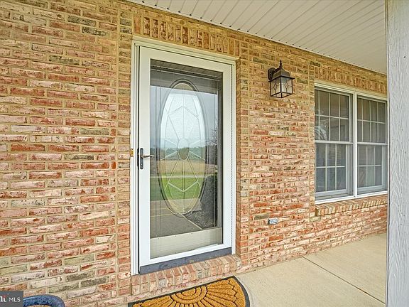 4th image of 615 Meeks Ln