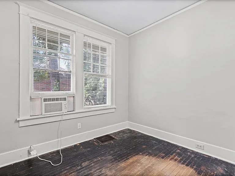 3562 Midland Ave — Photo 14