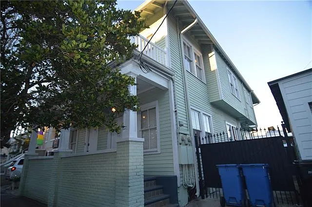 3 bed, 1.5 bath, 1425 sqft, $2,995 — Photo 2