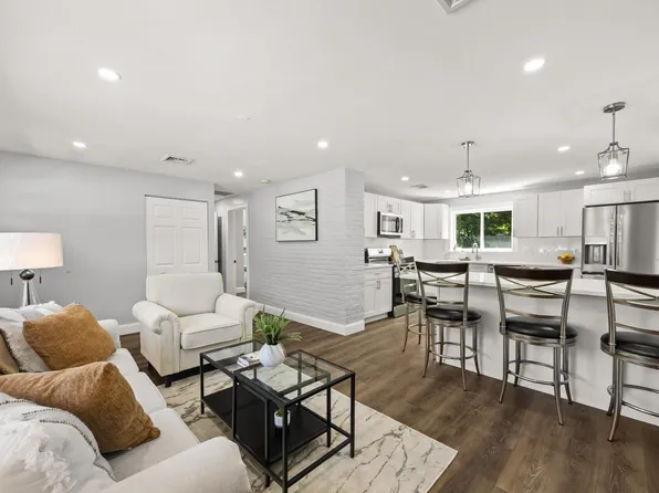 15 Clara Rd, Brockton, MA 02302